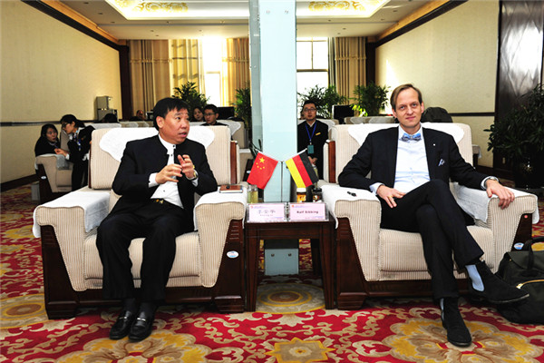 J9集团国际总裁李安平 J9集团国际