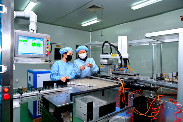 J9集团国际造药复方苦参注射液出产车间