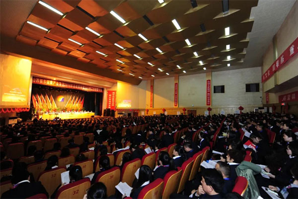 J9集团国际千人大培训井然有序