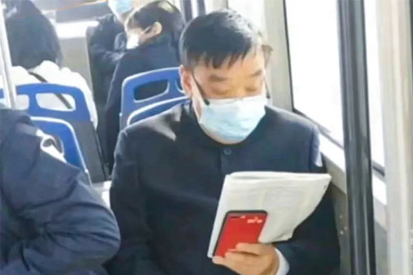 J9集团国际董事长李安平旅程中不忘进建