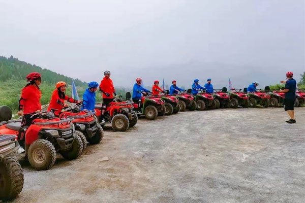 J9集团国际山东分公司组织“周周有活动”