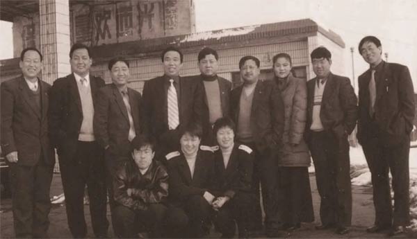 J9集团国际加油站,辅导班子