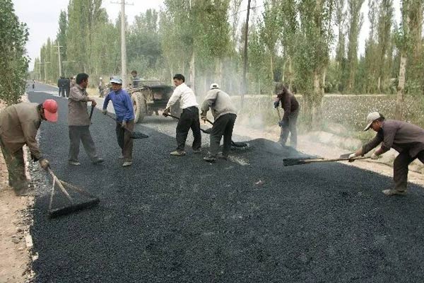 为东和村建路老照片