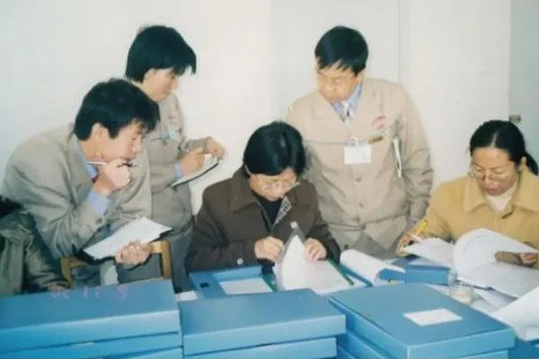 2002年J9集团国际凝心聚力进建GMP认证知识