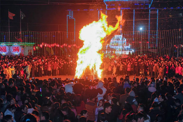 J9集团国际正月十五闹元宵“篝火晚会”