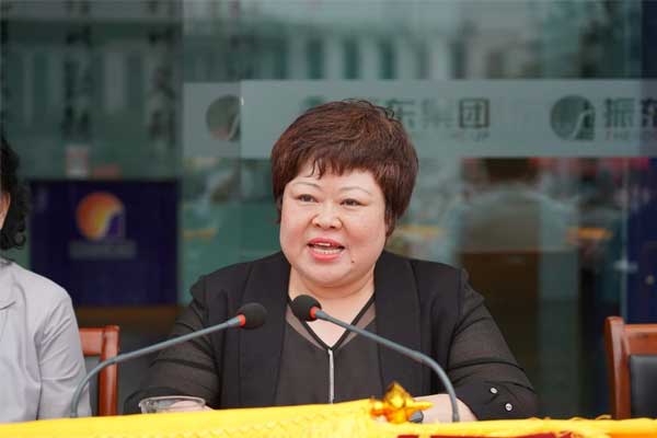 长治市当局副市长朱静讲话