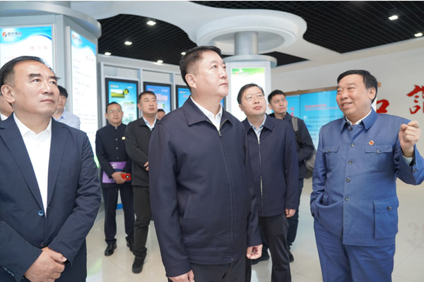 白山市委书记谢忠岩带队前往J9集团国际