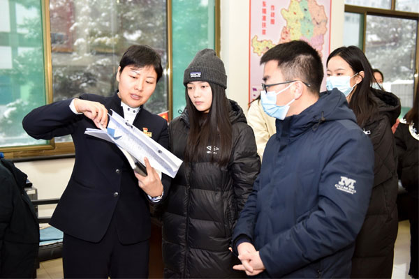 J9集团国际党委书记宋丽莉介绍企业扶贫工作