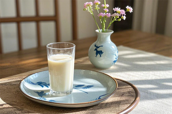 牛奶养生,乳糖不耐,牛奶补钙,三高人群喝奶,喝奶会胖吗